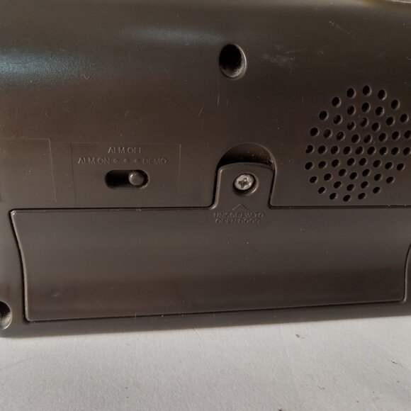 Despicable Me Minions Alarm Clock Timed Light Snooze Alarm Talking Sounds - Picture 10 of 14